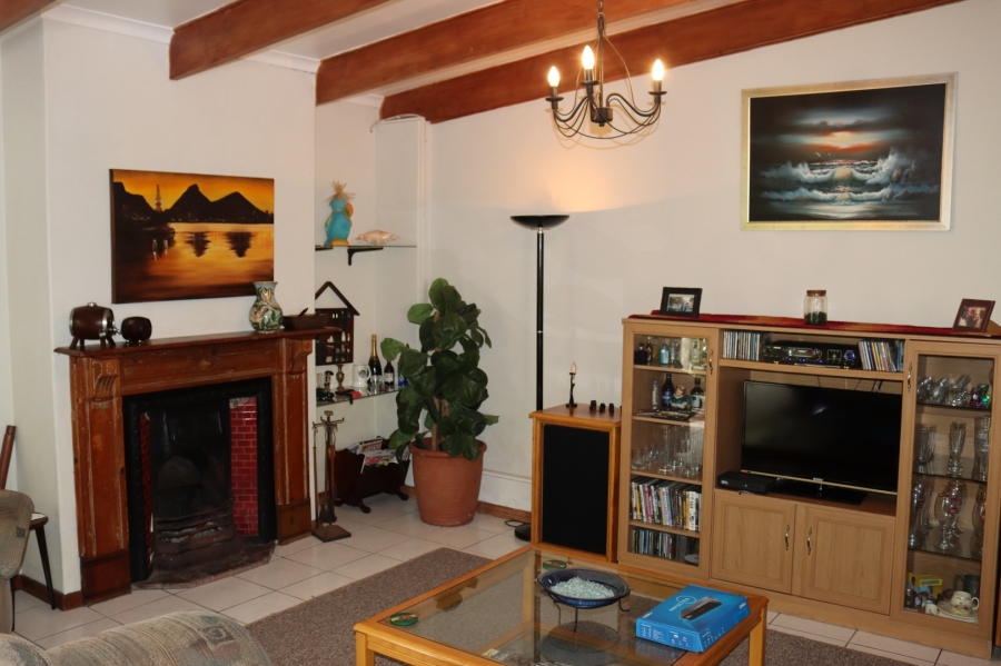 To Let 4 Bedroom Property for Rent in Kleinmond Western Cape
